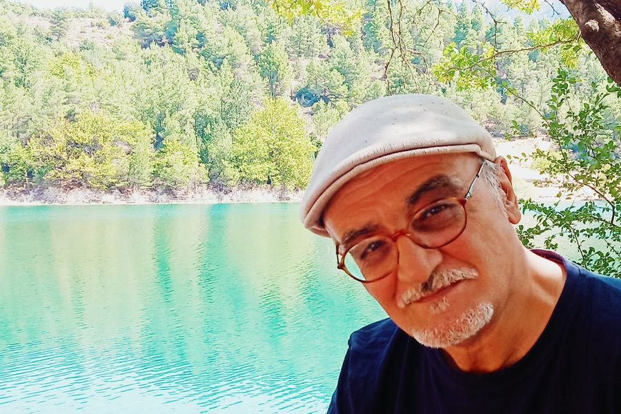 Π. Σταθόγιαννης: «Ο νεαρός Έλληνας είναι λίγο πιο απαίδευτος και γκρινιάρης, αλλά με λιγότερες ψευδαισθήσεις»