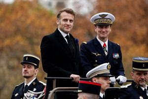 Σάλος στη Γαλλία: Ο Α/ΓΕΕΘΑ προειδοποιεί ότι η χώρα πρέπει να είναι έτοιμη να χάσει τα παιδιά της