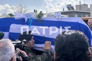 (ΦΩΤΟ & ΒΙΝΤΕΟ) Κηδεία 19χρονου: Σπαρακτικές στιγμές στο Τυμπάκι στο τελευταίο… αντίο του Ραφαήλ