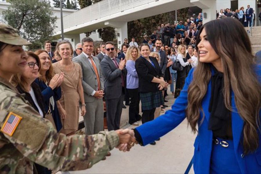 Κίμπερλι Γκίλφοϊλ: Η πρώτη συνάντηση με μέλη της πρεσβείας στην Αθήνα