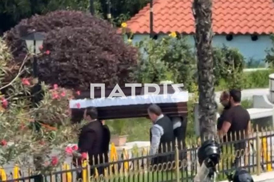 Μακελειό στα Βορίζια: Δίπλα από τον σύζυγό της τάφηκε η 56χρονη – Δρακόντεια μέτρα ασφαλείας στην κηδεία