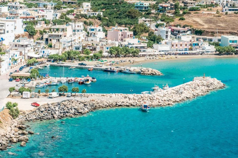 «Μέχρι πότε θα γράφετε ότι είναι σε… τροχιά υλοποίησης το Πολυδύναμο Ιατρείο Μακρύ Γιαλού;»