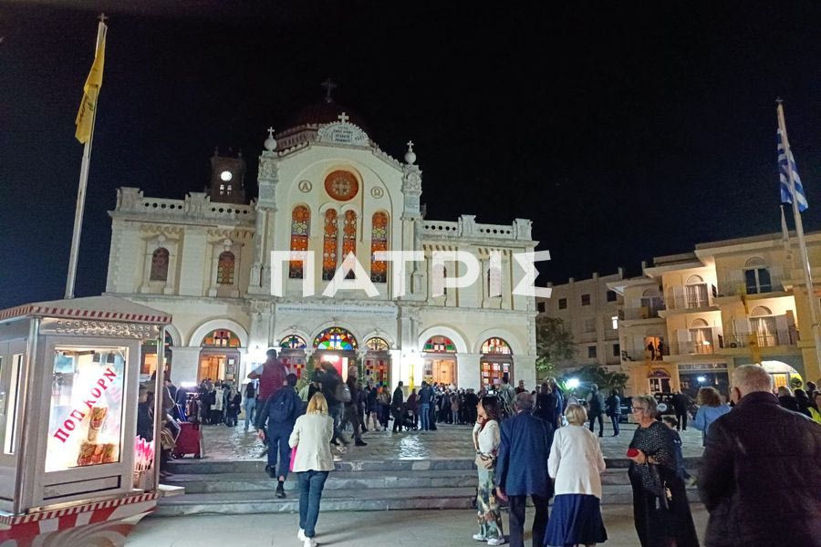 (ΦΩΤΟ) Κοσμοσυρροή στον Άγιο Μηνά- Ηρακλειώτες κάθε ηλικίας άναψαν ένα κερί στον προστάτη της πόλης