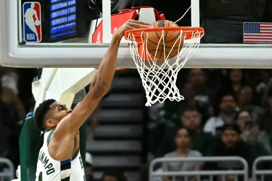 Ο Γιάννης Αντετοκούνμπο στο Top 10 του NBA για το κάρφωμά του κόντρα στους Κινγκς