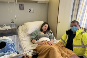 Αρκαδία: Περιπολικό μετέφερε ετοιμόγεννη που εγκλωβίστηκε στον αυτοκινητόδρομο λόγω της κακοκαιρίας