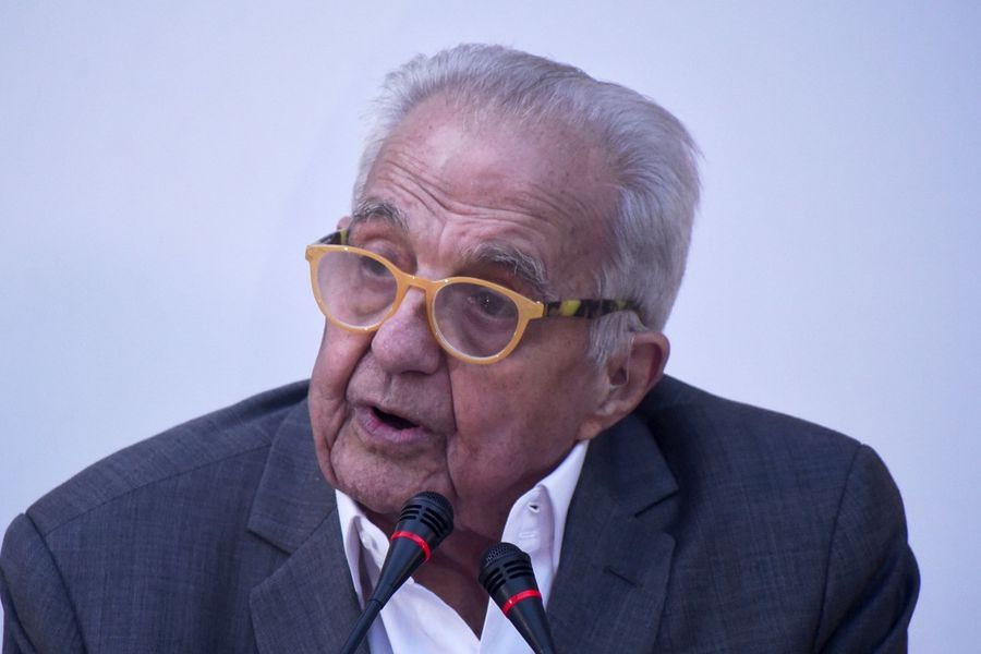 Πέθανε ο Αλέκος Φλαμπουράρης σε ηλικία 87 ετών