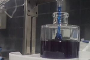 Τι είναι το μπλε μέλι που σαρώνει στα Χανιά