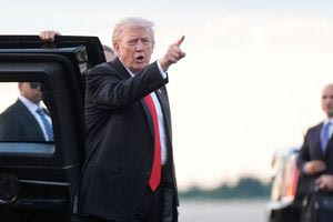 Πώς αντέδρασε ο Τραμπ στο μοντάζ του BBC: Tα επίμαχα αποσπάσματα που «μαγειρεύτηκαν»