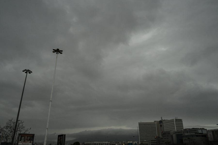 Σαρώνει η κακοκαιρία Adel με καταιγίδες και χαλάζι την Αττική – «Red Code» σε 4 περιοχές