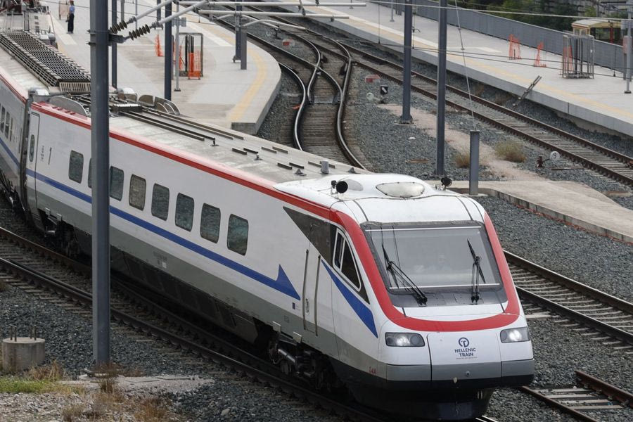 Ταλαιπωρία για 95 επιβάτες: Ακινητοποιήθηκε αμαξοστοιχία μετά τη Σίνδο