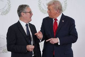 Αποστάσεις Στάρμερ από το BBC στην κόντρα με Τραμπ: «Βάλτε τάξη στα του οίκου σας»