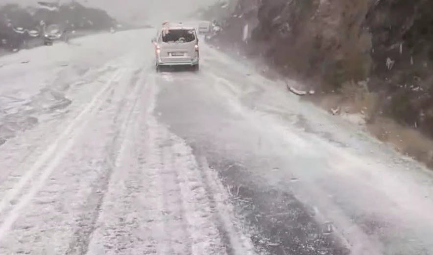 Χαλάζι και κατολισθήσεις στον ΒΟΑΚ