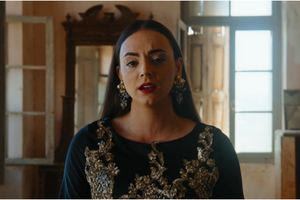 Ερήνη Τορνεσάκη: Η Κρητικιά τραγουδίστρια που διεκδικεί με ένα ριζίτικο υποψηφιότητα στα Grammy