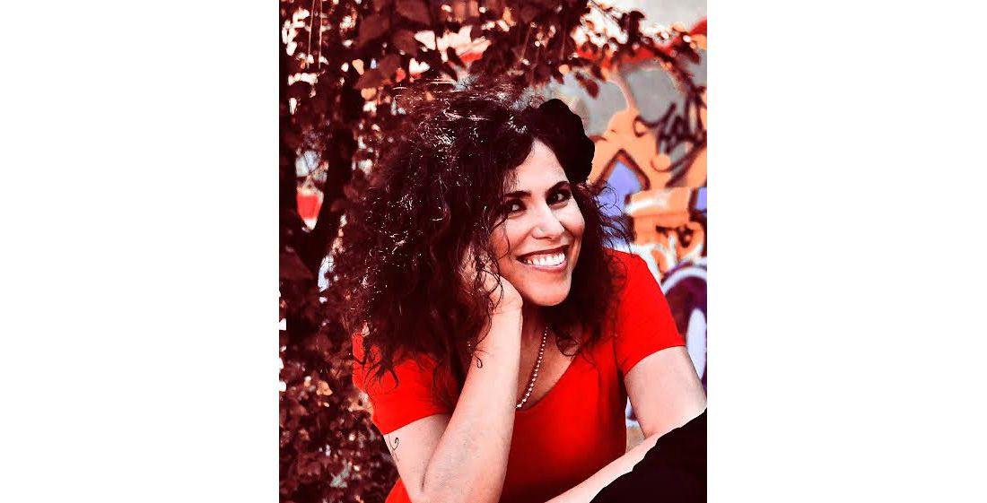 Τι είναι η επιτελεστική ποίηση και γιατί ενθουσιάζει όλο και περισσότερους;