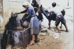 Σκηνή από βρύση του Ηρακλείου, το 1927