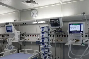 Νοσοκομείο Γεννηματάς: 22χρονος κατάπιε αμάσητο μπέργκερ και δίνει μάχη για τη ζωή του διασωληνωμένος για ένα στοίχημα