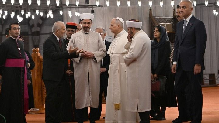 Κωνσταντινούπολη: Το τέμενος Σουλταναχμέτ και τη Συριακή Ορθόδοξη Εκκλησία επισκέφθηκε ο Πάπας