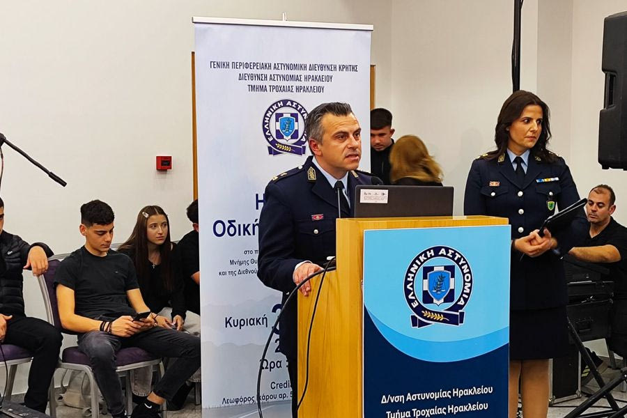 (ΦΩΤΟ) “Ράγισε καρδιές” το τραγούδι του διοικητή της Τροχαίας για τα θύματα της ασφάλτου