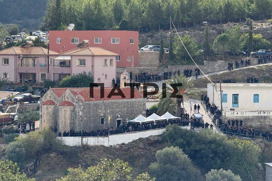 (ΦΩΤΟ) Κηδεία 39χρονου στα Βορίζια: «Φανούρη μου» φώναζε η χήρα – Οργή και σπαραγμός