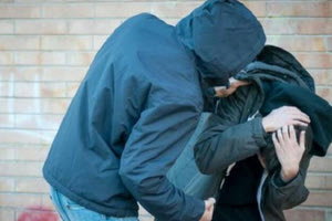 Θεσσαλονίκη: Συνελήφθησαν 3 ανήλικοι που επιτέθηκαν σε συνομήλικους για να τους ληστέψουν