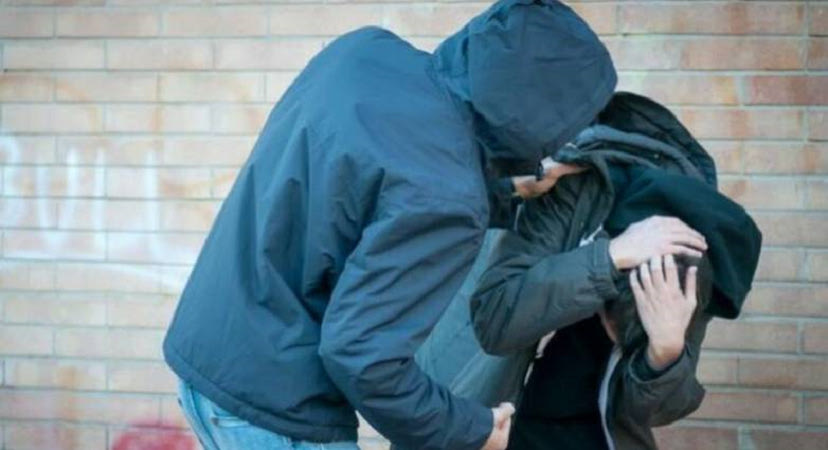 Θεσσαλονίκη: Συνελήφθησαν 3 ανήλικοι που επιτέθηκαν σε συνομήλικους για να τους ληστέψουν