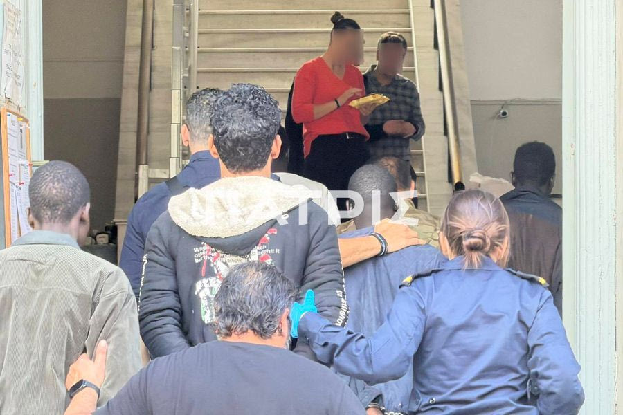 Στον εισαγγελέα οι 6 διακινητές των μεταναστών που διασώθηκαν στους Καλούς Λιμένες