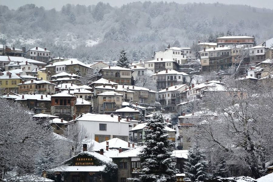Χριστούγεννα στην Ελλάδα: «Χαμός» για ένα δωμάτιο στους δημοφιλείς προορισμούς