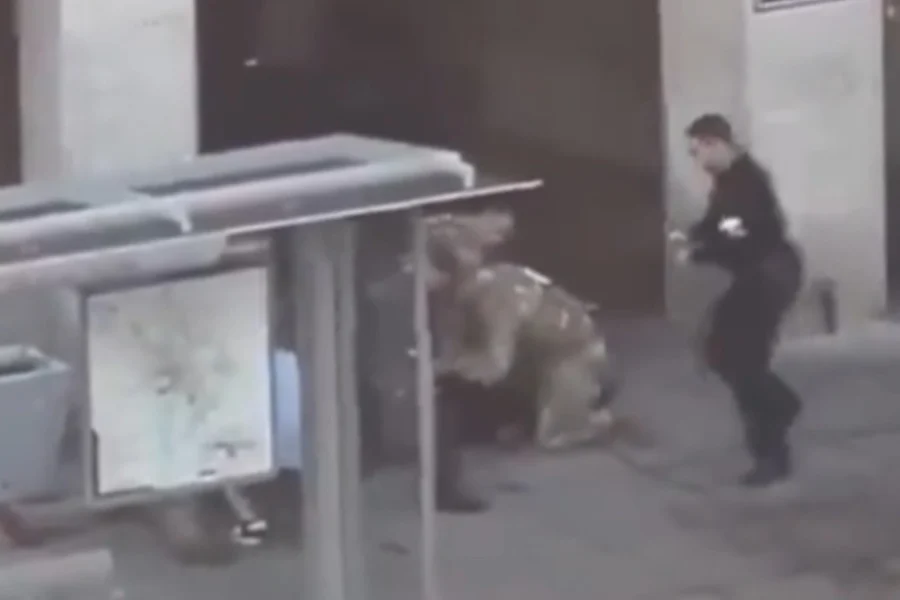 Αφγανός ο δράστης που πυροβόλησε και τραυμάτισε δύο μέλη της Εθνοφρουράς κοντά στον Λευκό Οίκο – Δείτε βίντεο