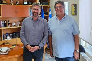 Συνάντηση του Δημάρχου Μαλεβιζίου Μενέλαου Μποκέα με τον Καθηγητή του ΑΠΘ και πρώην βουλευτή Νίκο Παπαδάκη