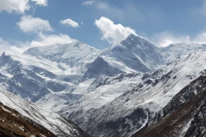 Τραγωδία στο Νεπάλ: Τουλάχιστον 7 νεκροί από χιονοστιβάδα