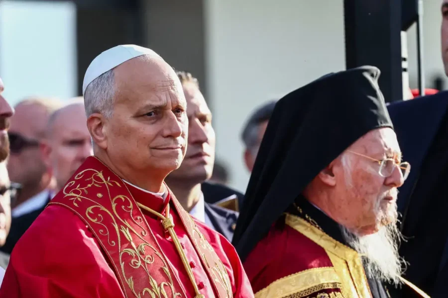 Ο πάπας Λέων έφτασε στην αρχαία Νίκαια – Live η ιστορική κοινή λειτουργία με τον Βαρθολομαίο