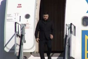 Έφτασε στην Αθήνα ο Ζελένσκι: Με Τασούλα η πρώτη συνάντηση