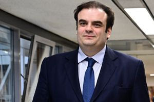 Bloomberg: Ο Πιερρακάκης ανακοινώνει σήμερα την υποψηφιότητά του για την προεδρία του Eurogroup