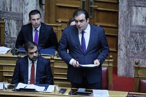 Βουλή: Κατατέθηκε ο κρατικός προϋπολογισμός του 2026
