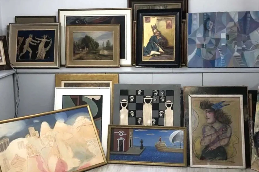 Κύκλωμα με 480 πλαστούς πίνακες ζωγραφικής, δύο συλλήψεις από την ΕΛΑΣ – Είχαν… Φασιανό και Παρθένη, κατασχέθηκαν όπλα και σφαίρες