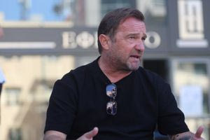 «Συνεχίζει να ανακατεύεται το στομάχι μου» – Η ανάρτηση Πλακιά για όσα είπε ο Καραχάλιος για Καρυστιανού