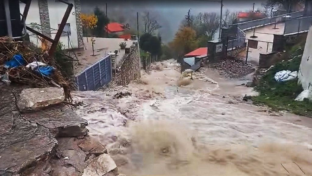 Πλημμύρες και εκτεταμένες καταστροφές στη Δυτική Ελλάδα