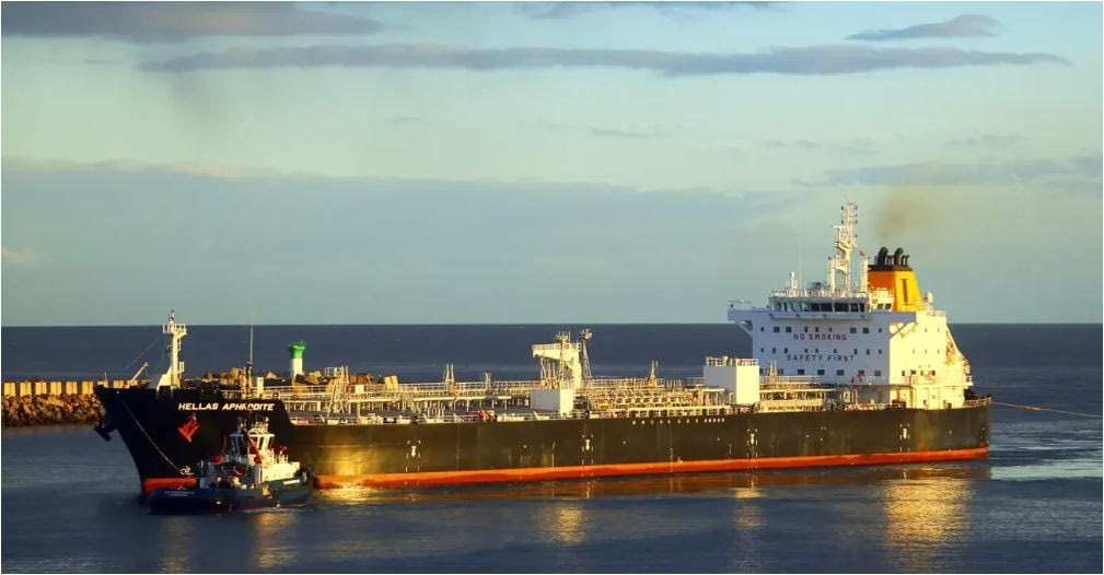 Σομαλία: Πέντε Ελληνες στο πλήρωμα του τάνκερ που κατελήφθη από πειρατές