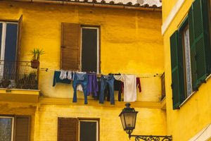 Πόσο συχνά πρέπει να πλένεις τα ρούχα σου