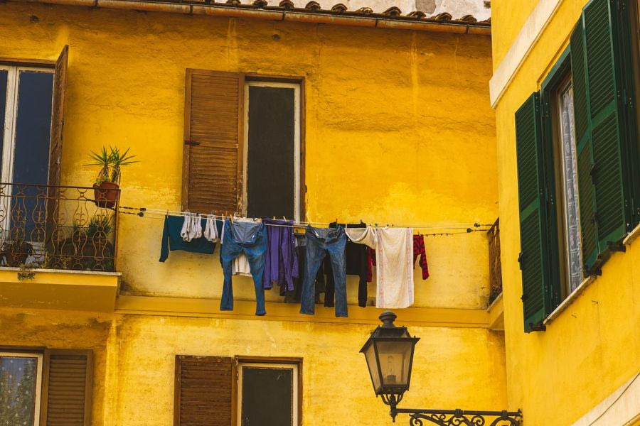 Πόσο συχνά πρέπει να πλένεις τα ρούχα σου