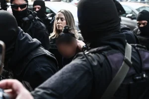 Σαλαμίνα: «Μετανιώνω πικρά» – Τα πρώτα λόγια της 46χρονης που δολοφόνησε την πεθερά της