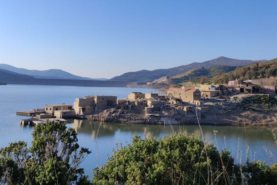 Σκυλιά της ΕΜΑΚ έσωσαν… εγκλωβισμένους στο αναδυόμενο Σφεντύλι