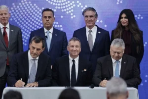 Exxon Mobil, Helleniq Energy και Energean υπέγραψαν συμφωνία για τους υδρογονάνθρακες στο Ιόνιο