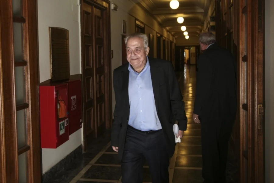 Το μεσημέρι της Πέμπτης η πολιτική κηδεία του Αλέκου Φλαμπουράρη