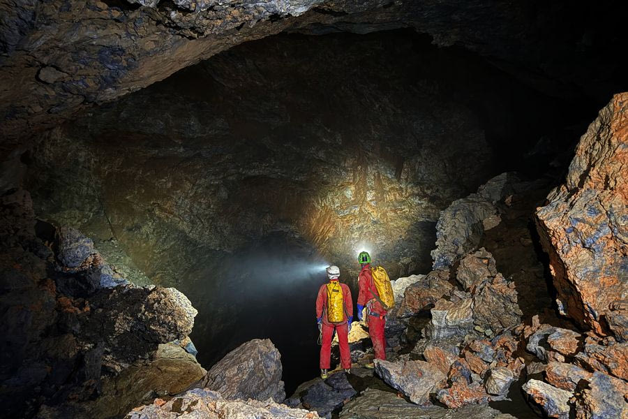 (ΦΩΤΟ) Συνεχόμενες εντυπωσιακές ανακαλύψεις 700 μέτρα κάτω από τη γη στα Λευκά Όρη