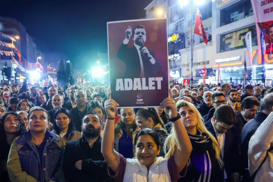 Γαλλία: «Μας ανησυχεί ιδιαίτερα η δίωξη του Ιμάμογλου για 142 αδικήματα – Πλήττει τη δημοκρατία στην Τουρκία»