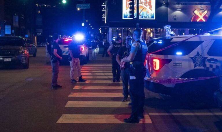 ΗΠΑ: Πυροβολισμοί στην τελετή φωταγώγησης του χριστουγεννιάτικου δέντρου στο Σικάγο