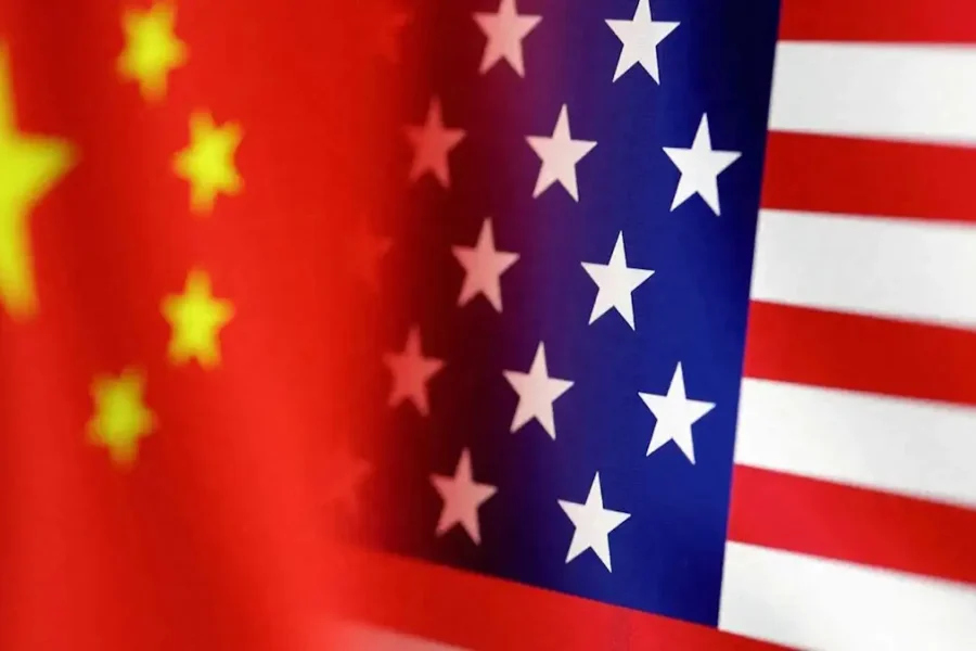 Το Πεκίνο ανέστειλε τα «ειδικά» λιμενικά τέλη σε αμερικανικά πλοία