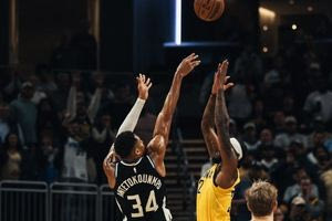 ΝΒΑ: Άλωσαν την Ιντιάνα με buzzer beater του Αντετοκούνμπο οι Μπακς