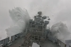 Νορβηγία: Παροπλισμένο πλοίο βυθίστηκε με τορπίλη σε άσκηση του ΝΑΤΟ (vid)